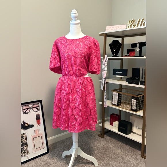 WAYF Plaza Lace Mini Dress Magenta Round Neck Zip Closure Short Sleeve NWT XL - Picture 6 of 6